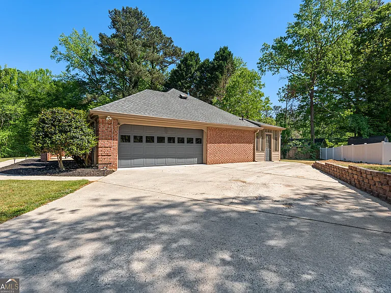 101 Waterwood Bnd — Photo 4