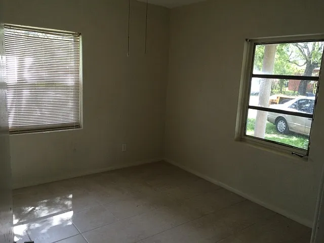 1429 NW 3rd Ct — Photo 7
