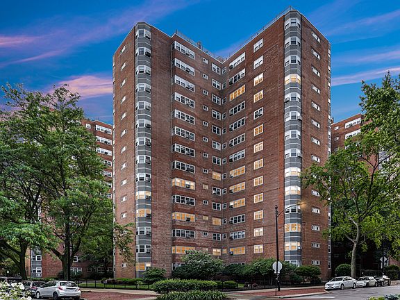 2nd image of 4970 N Marine Dr APT 822