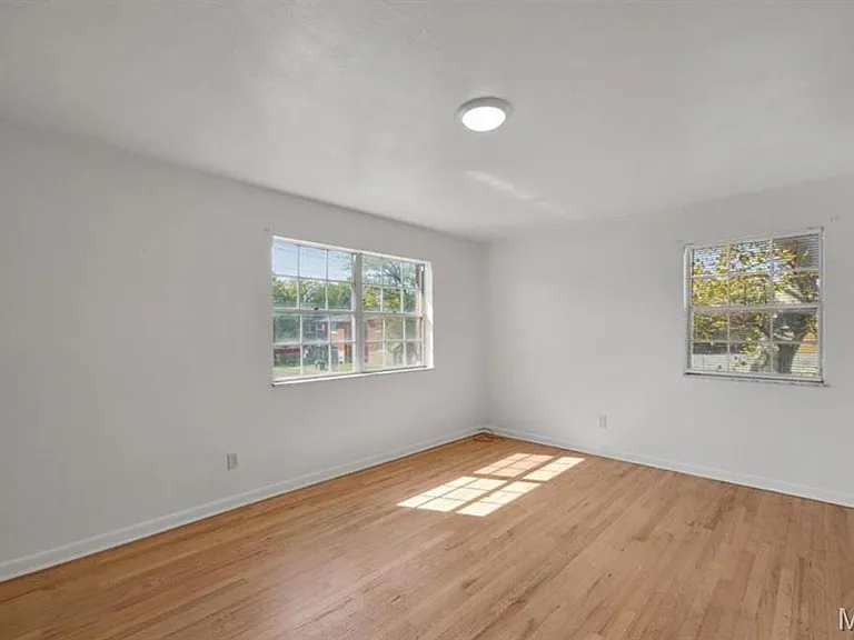 1218 Iron St — Photo 15