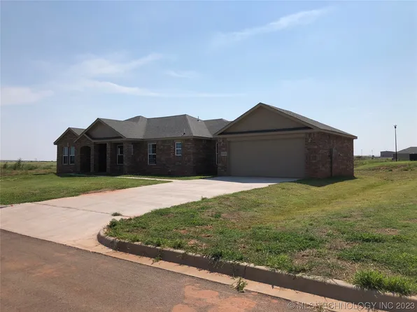 1808 Ritz St, Clinton, OK 73601