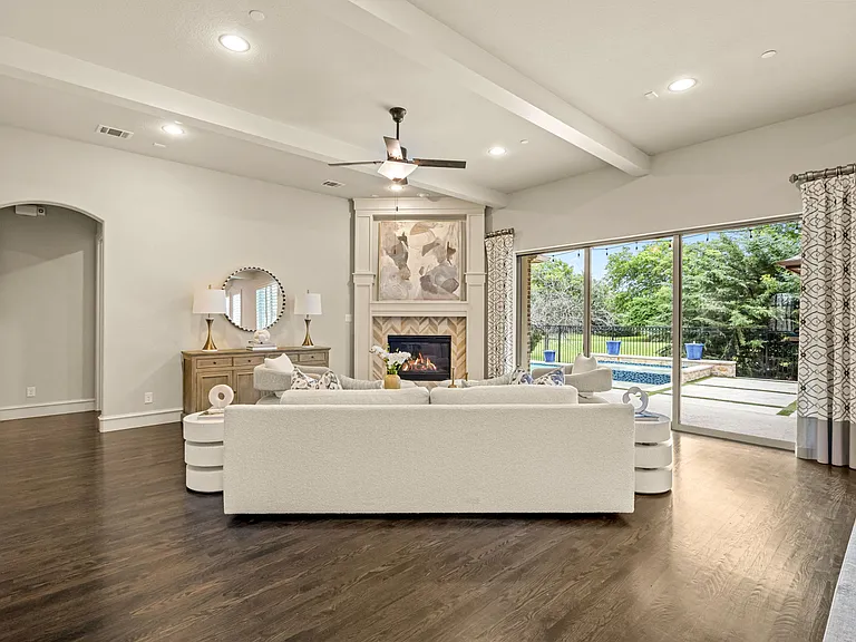 812 Lake Carillon Ln — Photo 28