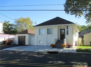 27 Player Ave, Edison, NJ 08817