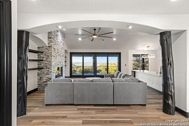 141 Oak Shores Dr — Photo 34