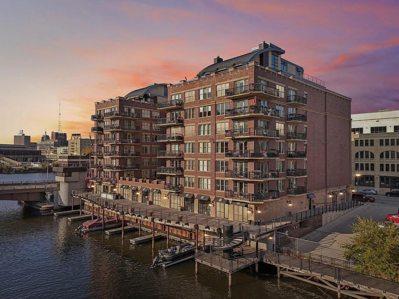102 North Water STREET #701 photo 1