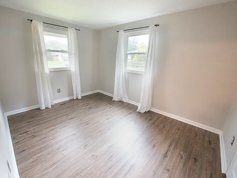 3700 Caracas Dr — Photo 13