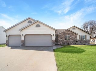 2011 Mayflower St, Kaukauna, WI 54130