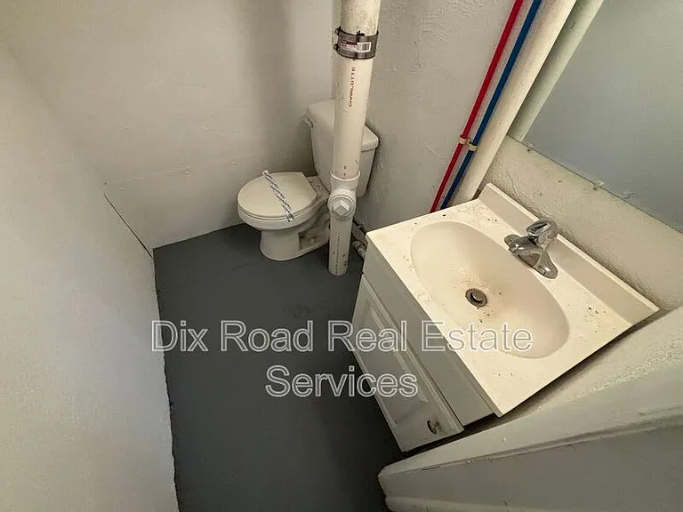 3701 Iona Ave — Photo 25