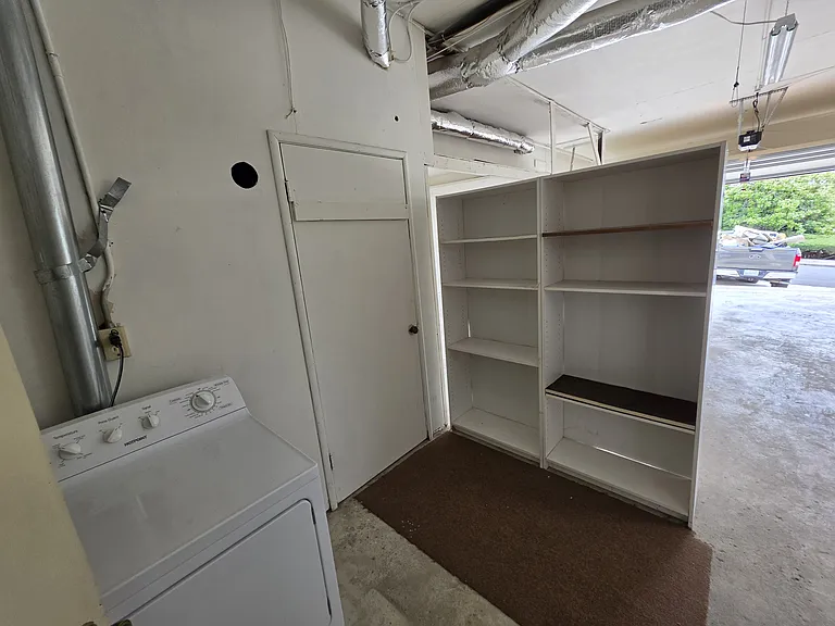 1744 Wesley Ave — Photo 49