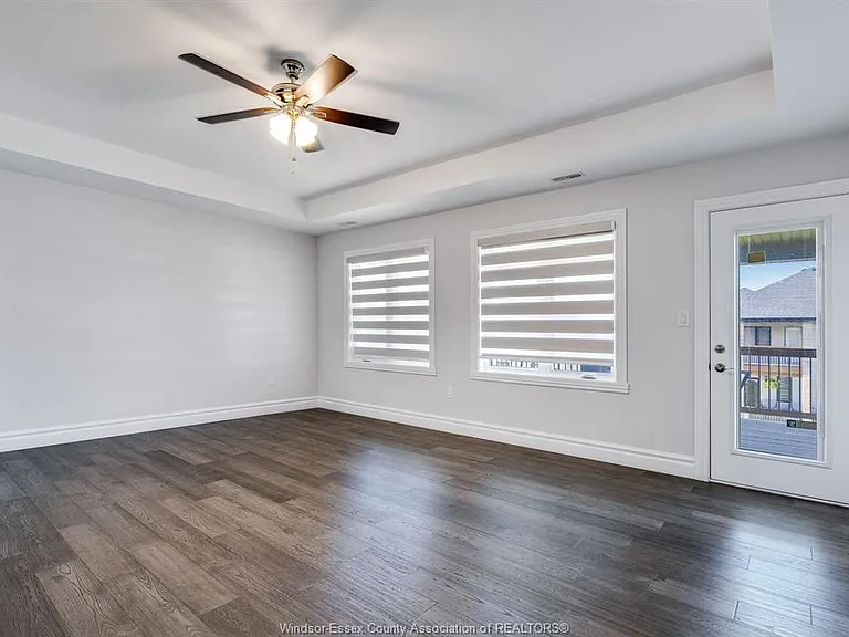 210 Cowan Ct — Photo 23