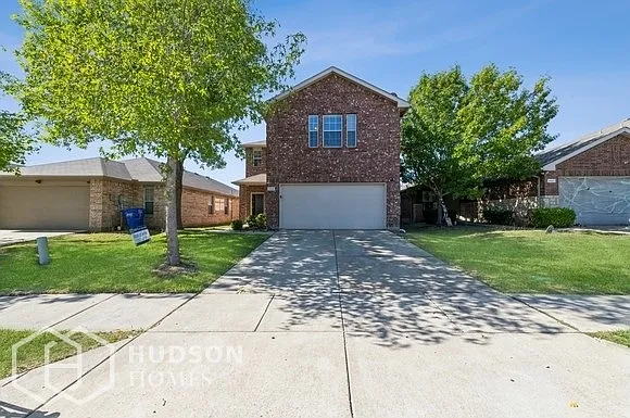 1401 Silver Maple Ln