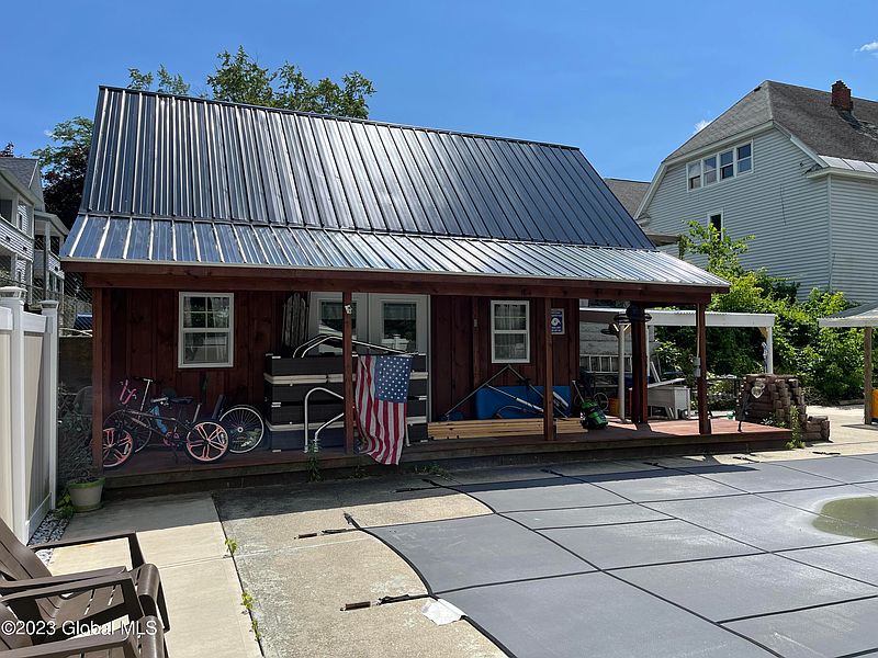 5th image of 300 N Main Street
