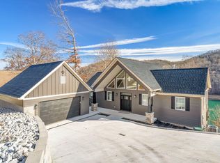 1394 Lakeside Dr, Jacksboro, TN 37757