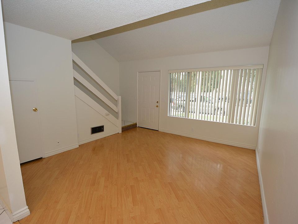 2nd image of 307 S Steckel Dr