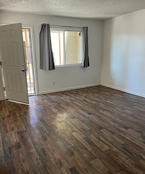 1223 N Dysart Rd #2 — Photo 16