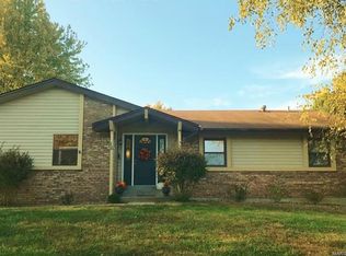 16 Oakridge West Dr, Saint Peters, MO 63376