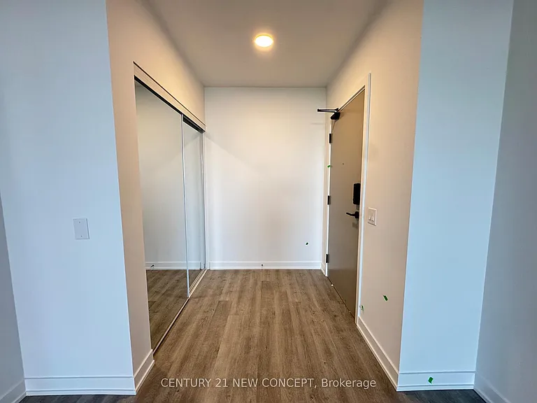 5105 Hurontario St #412 — Photo 3