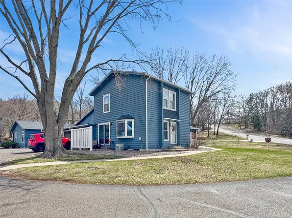 4634 Woodridge Drive #4, Eau Claire, WI 54701