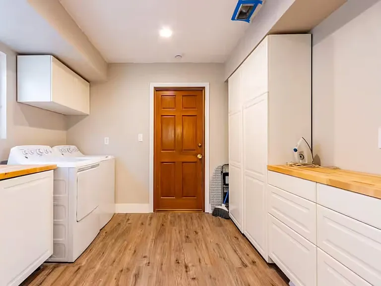 2123 Mary Way — Photo 23