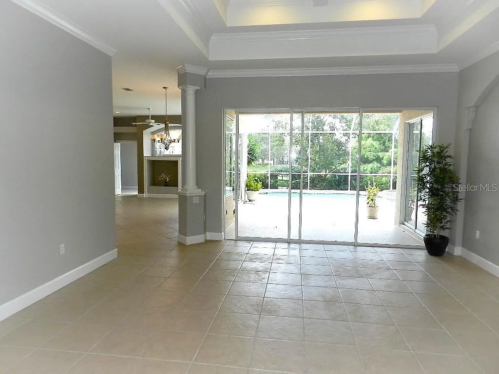 4 bed, 2551 sqft, $4,950 — Photo 3