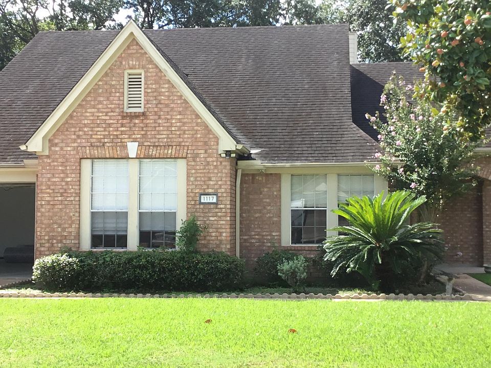 1st image of 1117 Downing Cir