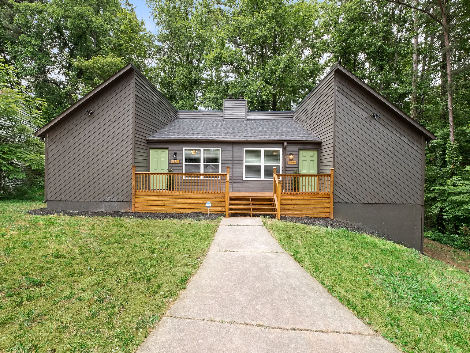 2 bed, 1020 sqft, $1,900 — Photo 1