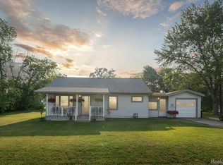 325 Garfield Rd, Kimball, MI 48074