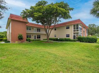68 Royal Oak Ct APT 104, Vero Beach, FL 32962
