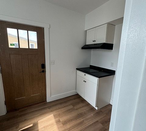 2nd image of 142 Archibald St #A