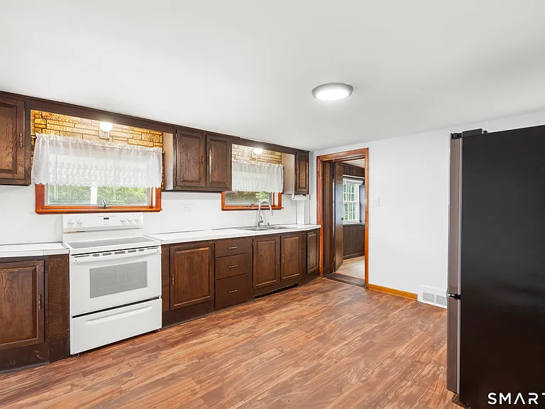 399 Hawthorne Ave — Photo 15