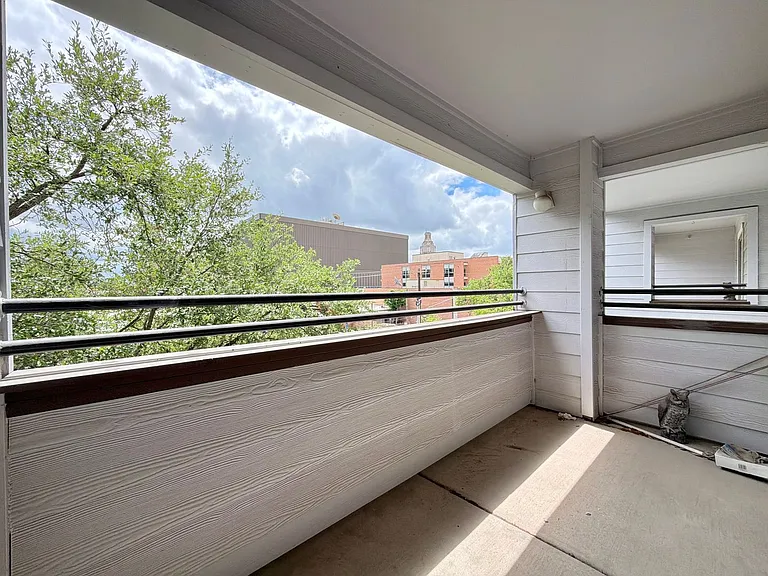 501 W 26th St #321 — Photo 13