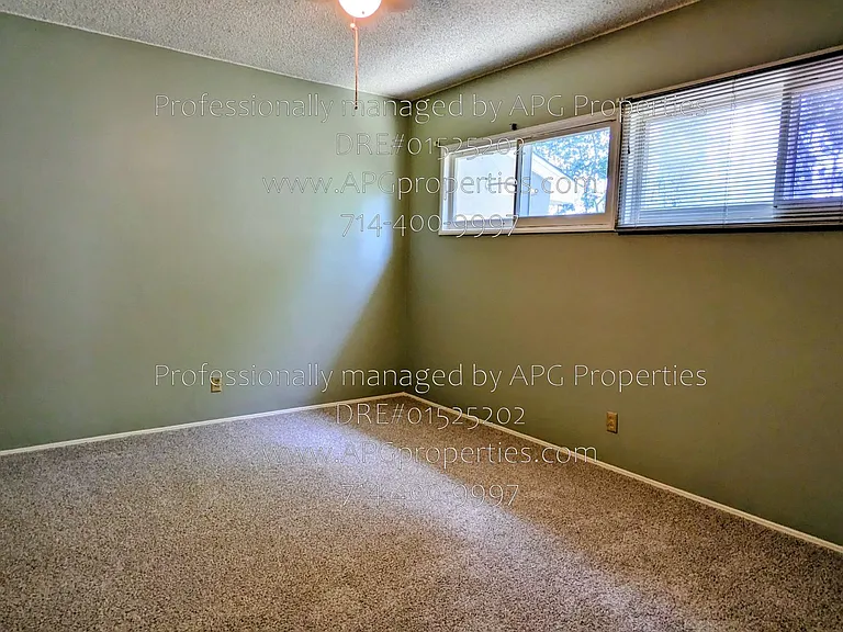 1022 N Baker St — Photo 20