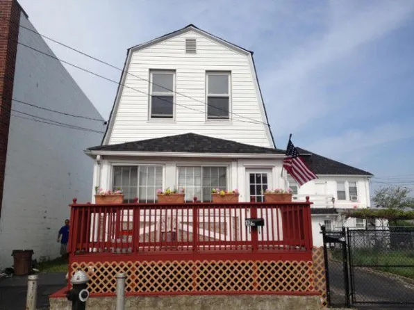 3 25 Beach St, Queens, NY 11692