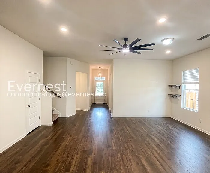 806 Sunset View Dr — Photo 5