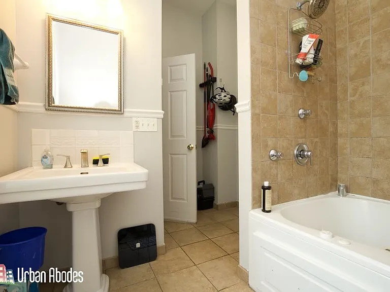 1252 N Greenview Ave #1F — Photo 10