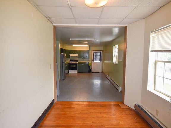 4th image of 38 Susquehanna Ave APT 2