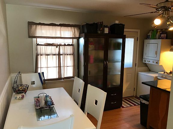 3rd image of 707 Poplar Creek Ct