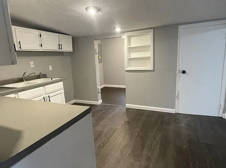 2228 Liberty St — Photo 4