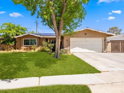 835 E Oldfield St, Lancaster, CA, 93535
