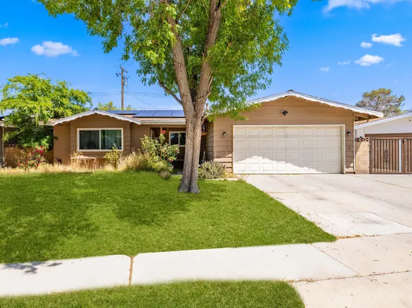 835 E Oldfield St, Lancaster, CA 93535
