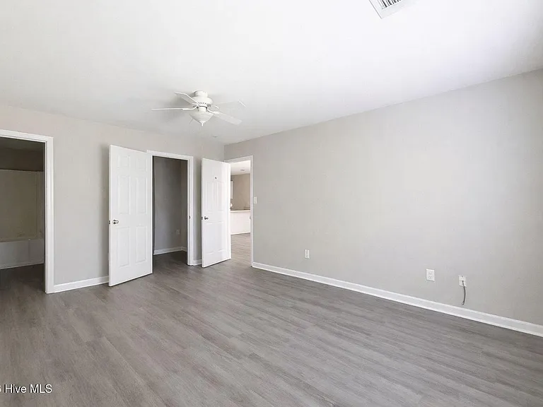 1237 Longpoint Dr — Photo 9