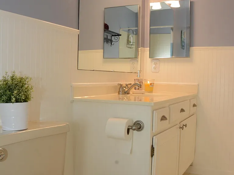 8811 Hawthorne Dr — Photo 36