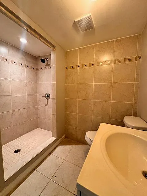 1726 East Belvedere Avenue — Photo 3