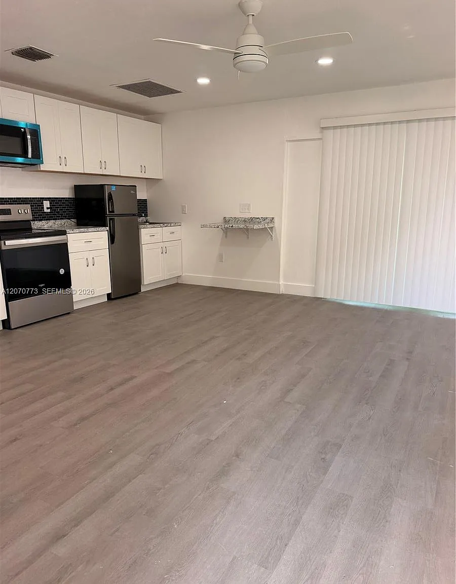 Carver Heights First Add — Photo 4
