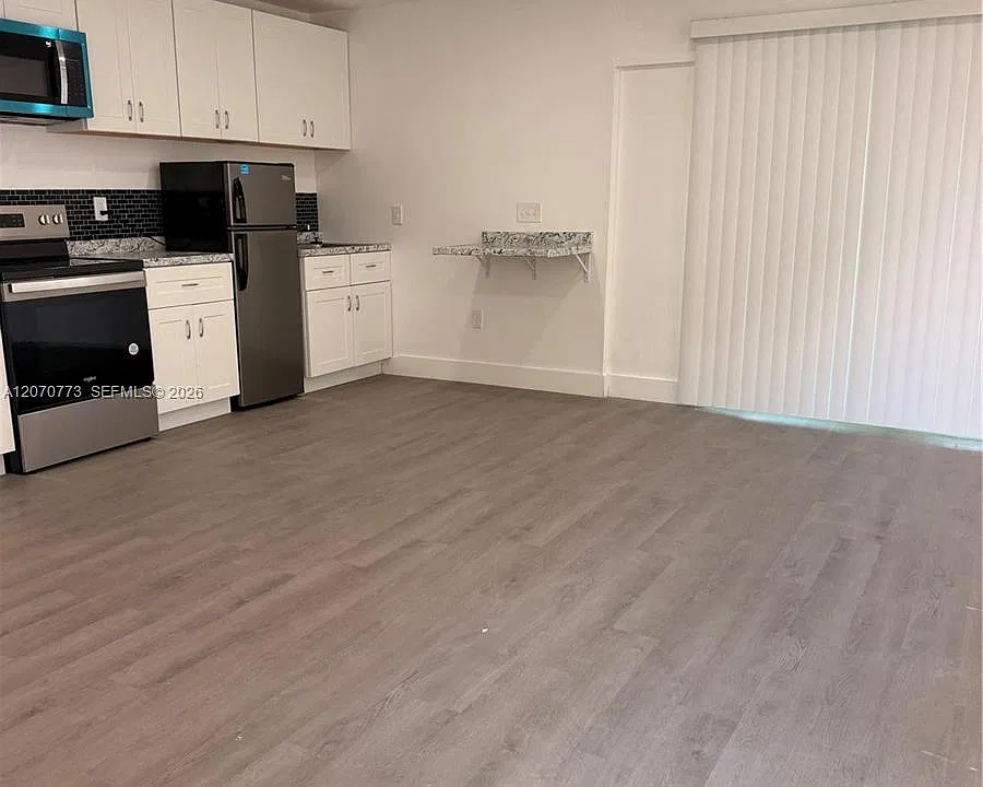 165 SW 5th Ct