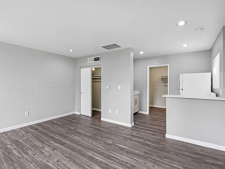 128 South 5th Avenue — Photo 48