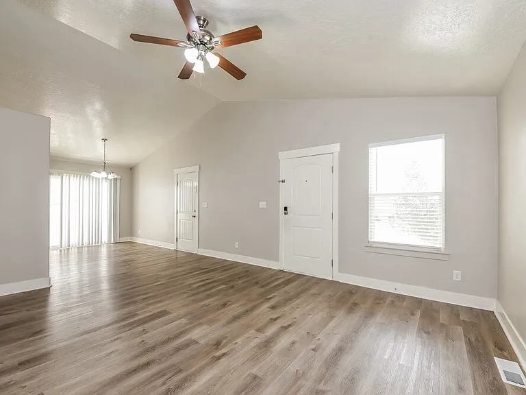 1791 E Tumwater Ln — Photo 6