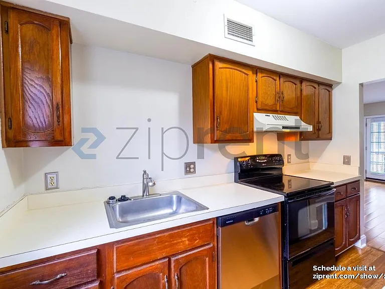 815 Lasalle St — Photo 3