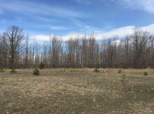 849 Daniels Dr, Petoskey, MI 49770