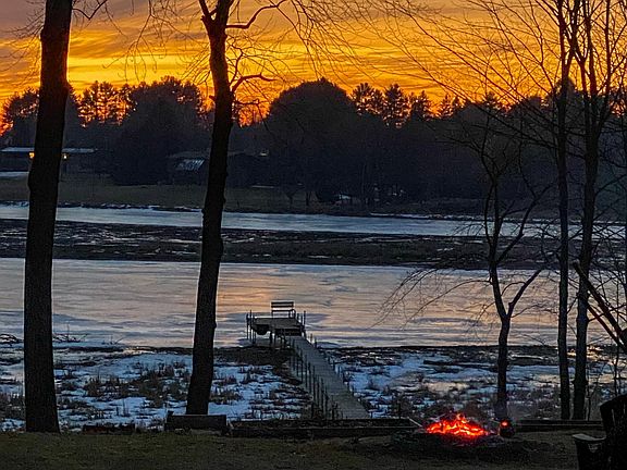 4th image of 3718 Riverview Dr